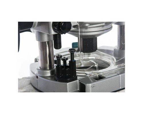 Фрезер Makita RP2302FC02