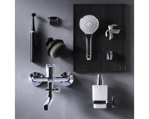 F90A90100 Смеситель для ванны и душа с длинным изливом и душевым набором