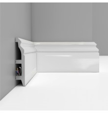 Плинтус напольный DECOMASTER D232-114ДМ (100*22*2400мм) белый глянец