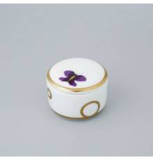 THG CAPUCINE MAUVE DECOR OR Коробка для таблеток керамическая, круглая oslash;55 мм., настольная, декор золото/лиловый, цвет: белый. A7D-A02-4616