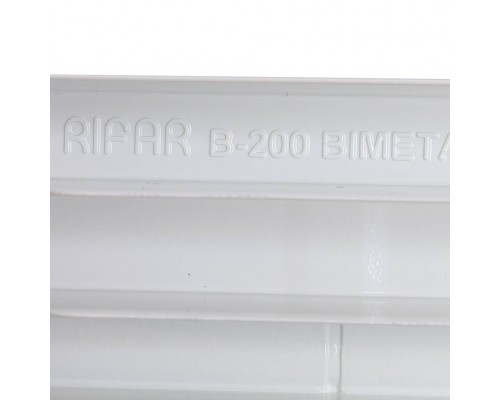 Радиатор биметаллический RIFAR BASE 200 8 секций боковое подключение (белый RAL 9016) 1RB20-8 (1RB20-8)