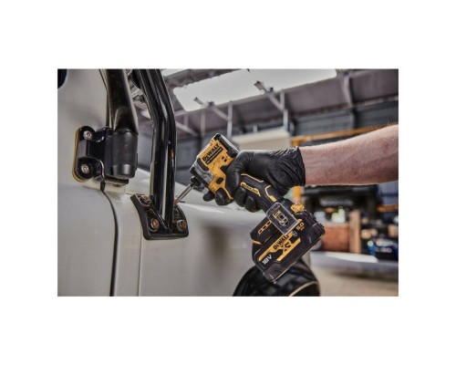 Шуруповерт аккумуляторный DeWalt DCF850NT (без акк, без з/у) Шуруповерт аккумуляторный DeWalt DCF850NT (без акк, без з/у)