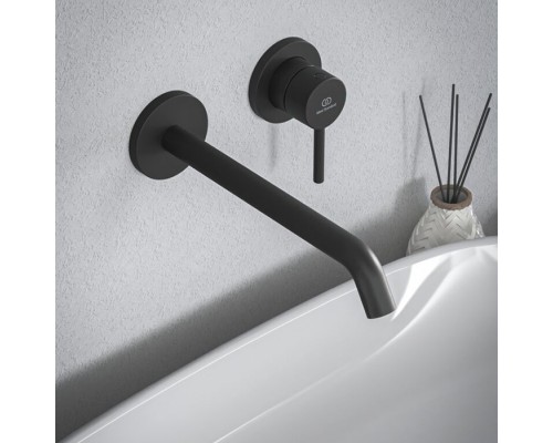Ideal Standard Ceraline Nuovo Смеситель для раковины, встраиваемым, излив: 22см., цвет: Черный матовый. BD848XG Ideal Standard Ceraline Nuovo Смеситель для раковины, встраиваемым, излив: 22см., цвет: Черный матовый. BD848XG