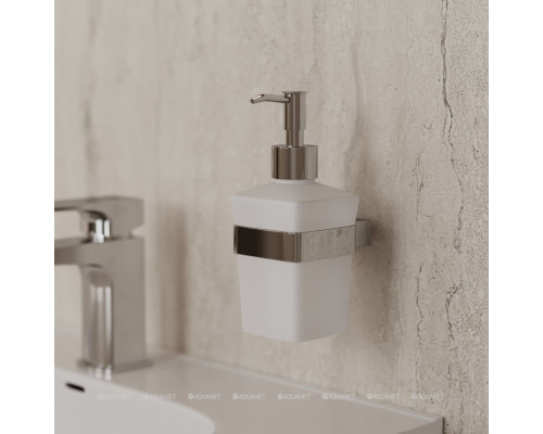 Дозатор для жидкого мыла Allen Brau Infinity 6.21006-31 белый/черный матовый