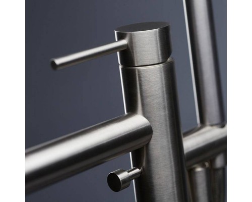 Newform X-STEEL 316 Смеситель для ванны напольный, излив 243 мм, в комплекте руч. душ, шланг, без встраиваемой части, цвет: INOX. 69684EX.50.050 Newform X-STEEL 316 Смеситель для ванны напольный, излив 243 мм, в комплекте руч. душ, шланг, без встраиваемой части, цвет: INOX. 69684EX.50.050