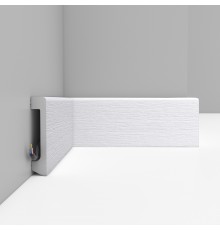 Плинтус DECOMASTER D235-70ДМ (80*17*2400 мм)