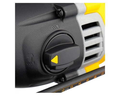 Перфоратор DeWalt D25144KP (с набором оснастки) Перфоратор DeWalt D25144KP (с набором оснастки)