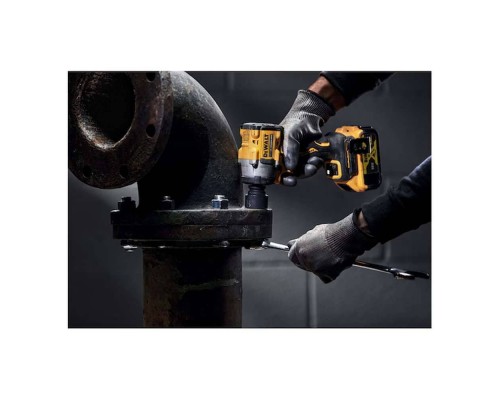 Гайковерт аккумуляторный DeWalt DCF921P2T-GB (2 акк, з/у) (3 pin)