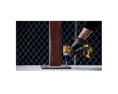 Гайковерт аккумуляторный DeWalt DCF921P2T-GB (2 акк, з/у) (3 pin)