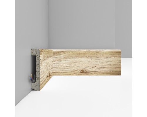 Плинтус DECOMASTER D235-82 ДМ (80*17*2400 мм)