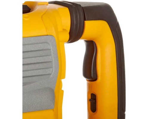 Перфоратор DeWalt D25733K-B5(3pin) Перфоратор DeWalt D25733K-B5(3pin)
