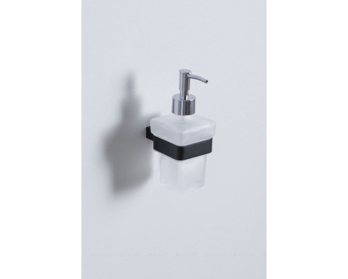 Дозатор для жидкого мыла Allen Brau Infinity 6.21006-31 белый/черный матовый