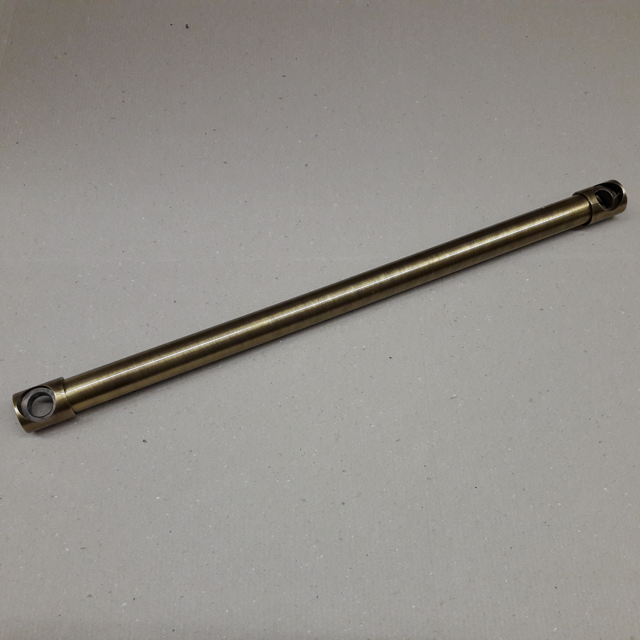 Перекладина горизонтальная Margaroli для полотенцесушителя 370-442/542 бронза AT0000AB10BR